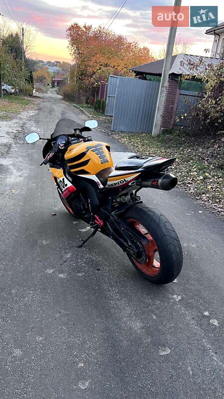 Спортбайк Honda CBR 1000RR 2007 в Гореничах