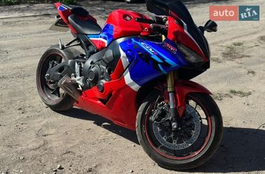 Спортбайк Honda CBR 1000RR 2024 в Кривом Роге