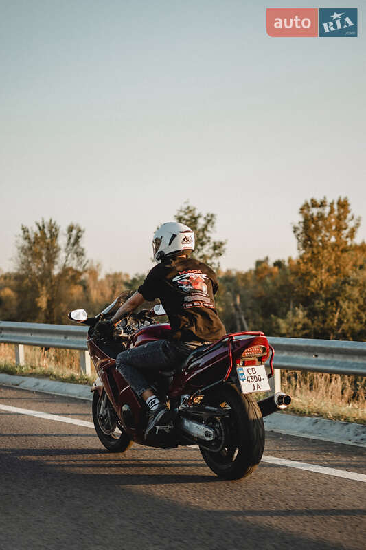 Мотоцикл Спорт-туризм Honda CBR 1100XX Blackbird 1997 в Чернігові фото 12 Мотоцикл Спорт-туризм Honda CBR 1100XX Blackbird 1997 в Чернігові