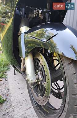 Спортбайк Honda CBR 1100XX 2001 в 