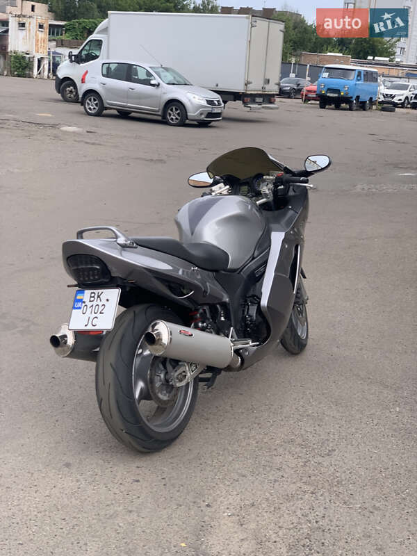 Спортбайк Honda CBR 1100XX 2006 в Рівному фото 10 Спортбайк Honda CBR 1100XX 2006 в Рівному