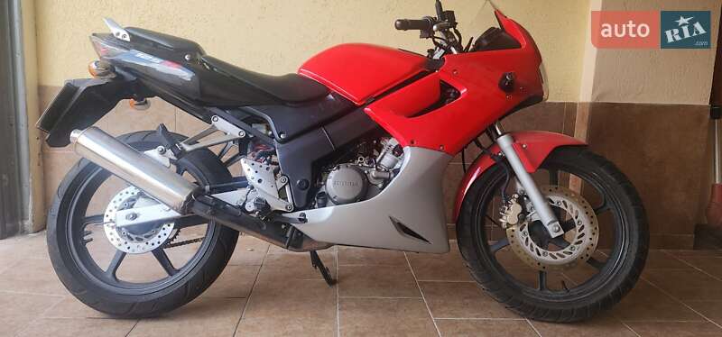Мини спорт Honda CBR 125R 2006 в 