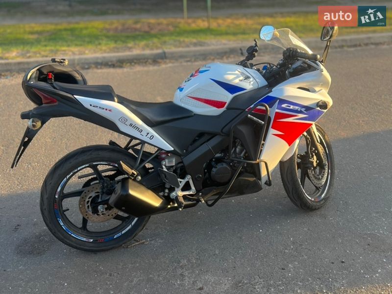 Honda CBR 125R 2013