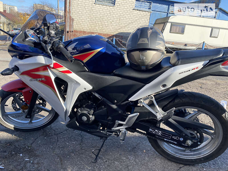 Спортбайк Honda CBR 250R 2012 в Ровно