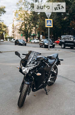 Спортбайк Honda CBR 250R 2013 в Харькове