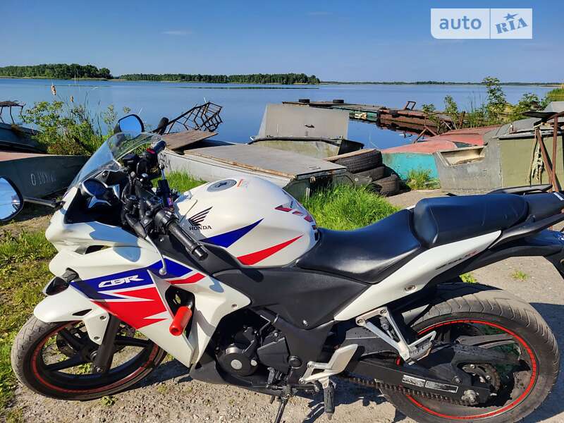 Спортбайк Honda CBR 250R 2014 в Українці