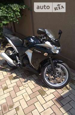 Спортбайк Honda CBR 250R 2012 в Херсоне