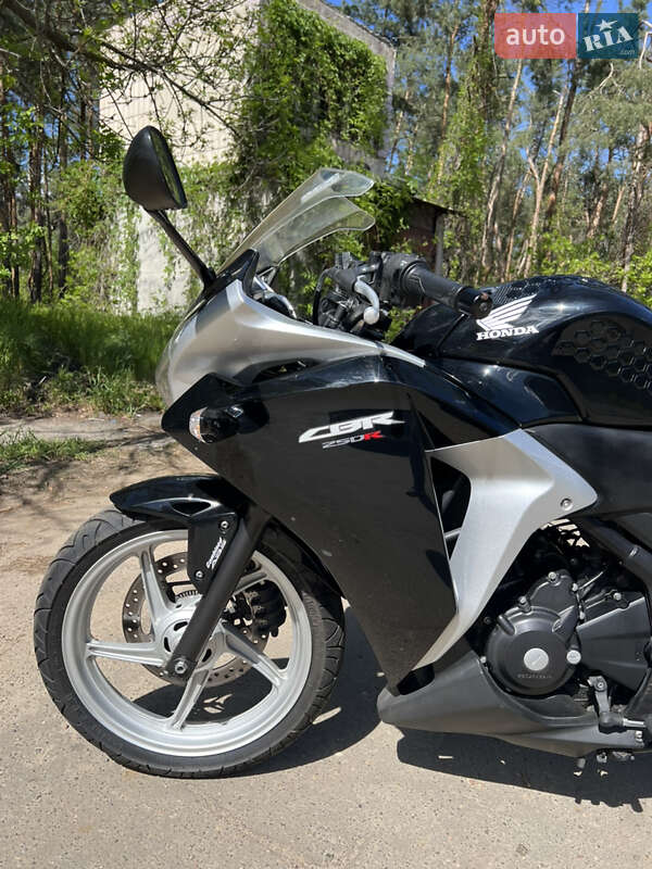 Мотоцикл Спорт-туризм Honda CBR 250R 2011 в Киеве