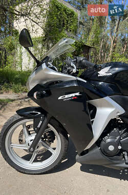 Мотоцикл Спорт-туризм Honda CBR 250R 2011 в 