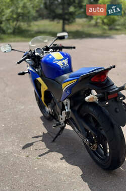 Мотоцикл Без обтекателей (Naked bike) Honda CBR 250R 2013 в 