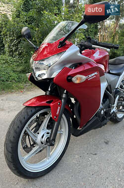 Мотоцикл Спорт-туризм Honda CBR 250R 2011 в 