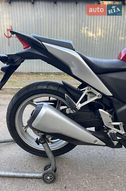 Мотоцикл Спорт-туризм Honda CBR 250R 2011 в 