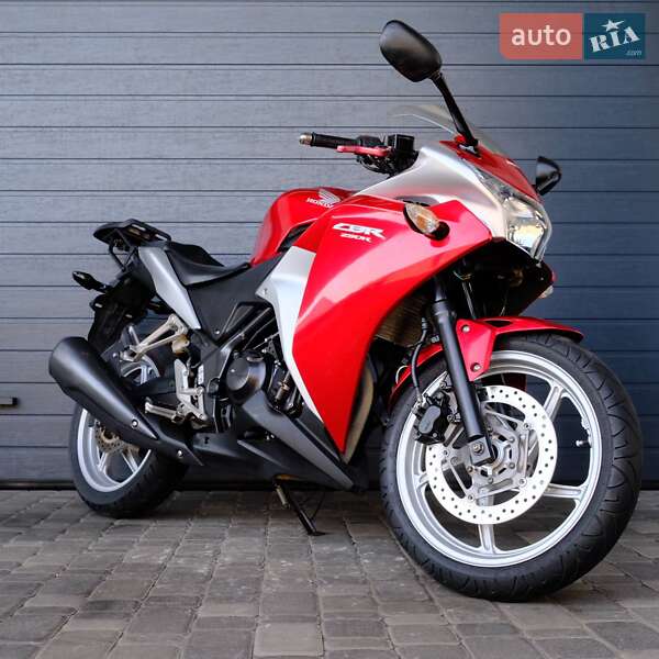 Honda CBR 250R 2011