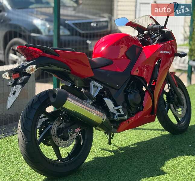 Спортбайк Honda CBR 250R 2017 в Киеве