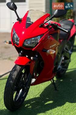 Спортбайк Honda CBR 250R 2017 в Киеве