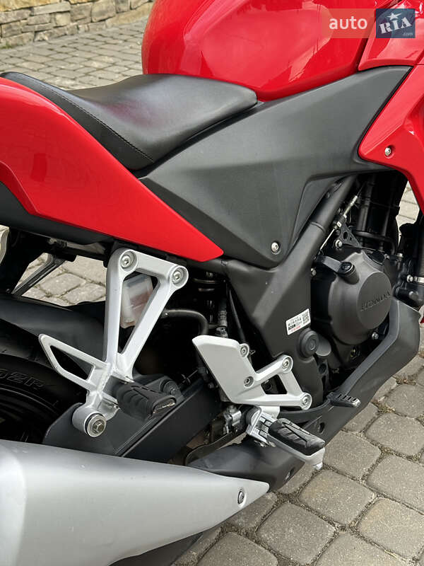 Спортбайк Honda CBR 250R 2016 в Городку