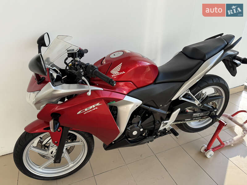 Спортбайк Honda CBR 250R 2015 в Киеве