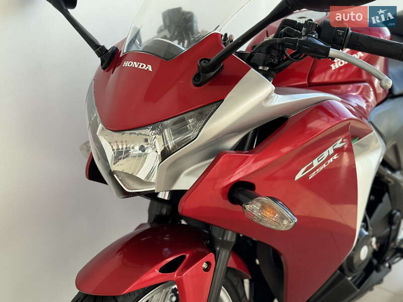 Спортбайк Honda CBR 250R 2015 в Киеве
