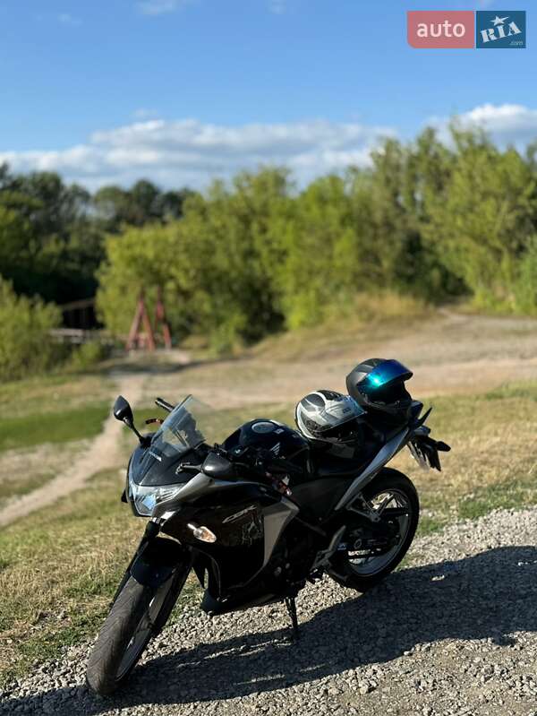 Спортбайк Honda CBR 250R 2012 в Корсунь-Шевченківському