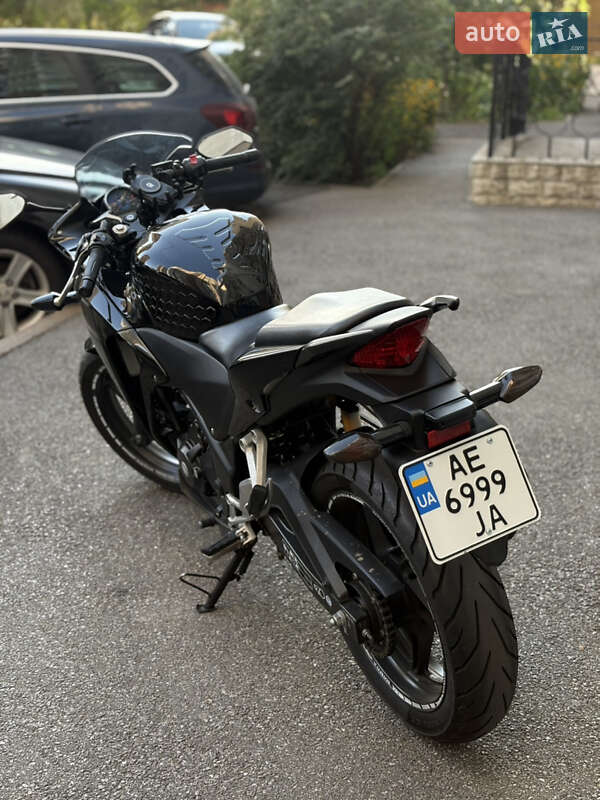 Спортбайк Honda CBR 250R 2012 в Киеве