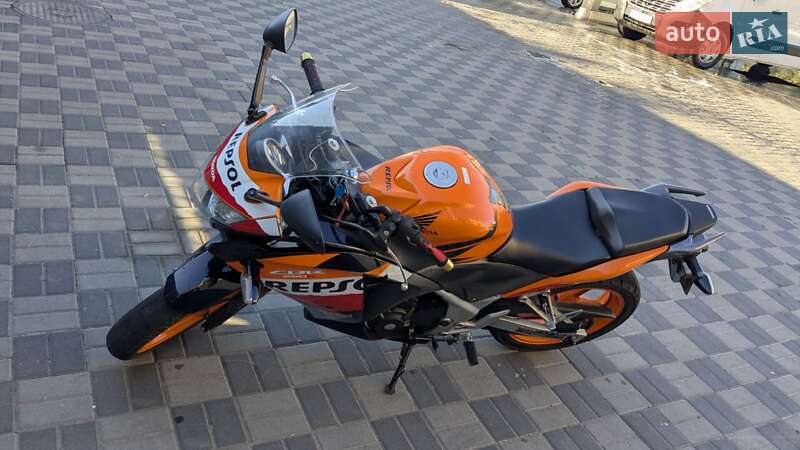 Спортбайк Honda CBR 250R 2014 в Хмельницком