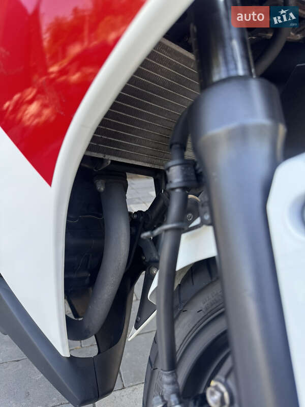 Спортбайк Honda CBR 250R 2013 в Дніпрі фото 8 Спортбайк Honda CBR 250R 2013 в Дніпрі