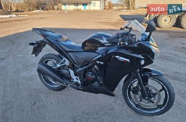 Спортбайк Honda CBR 250R 2013 в Сарнах