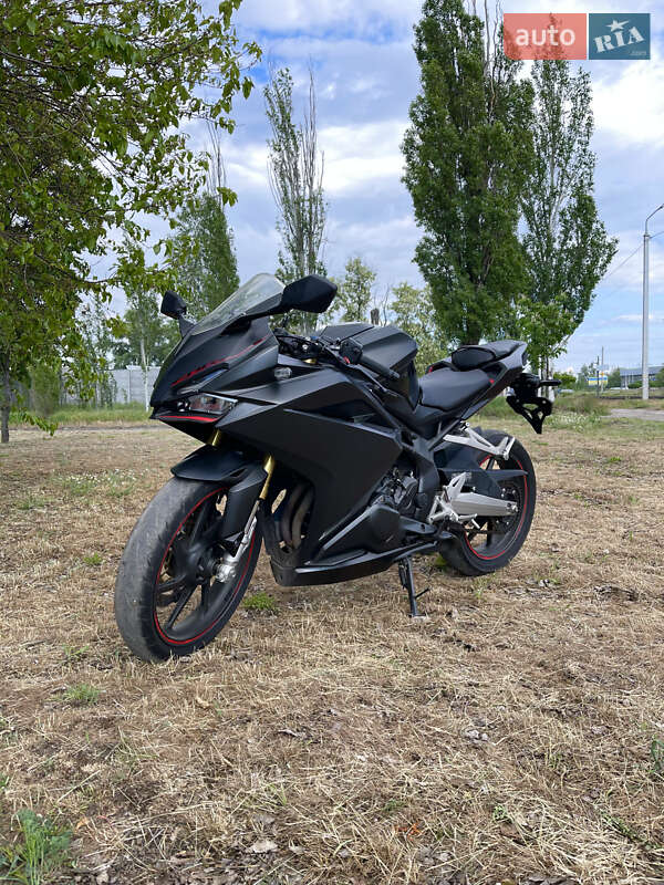 Спортбайк Honda CBR 250RR 2019 в 