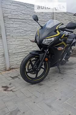 Спортбайк Honda CBR 300R 2015 в Харкові