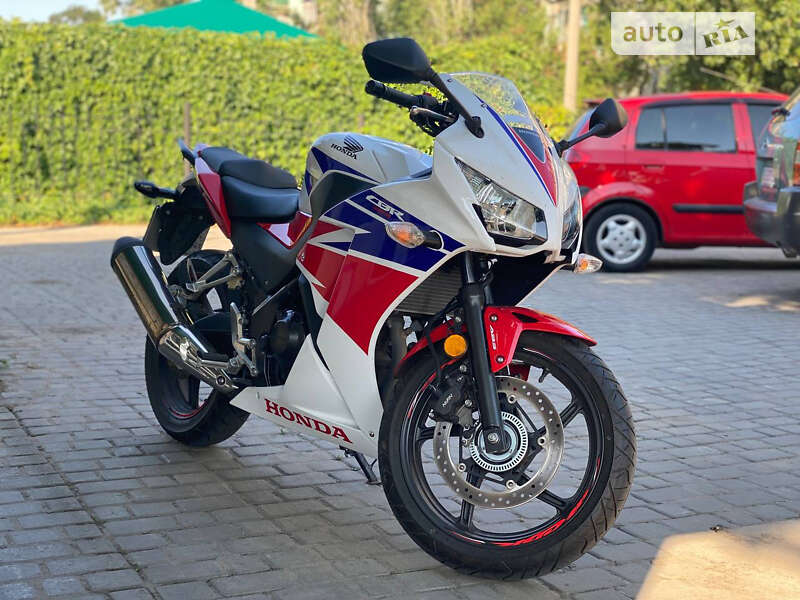 Honda Cbr250rr Cbr Bike Riyasewana Cbr 250 Price On Road Honda