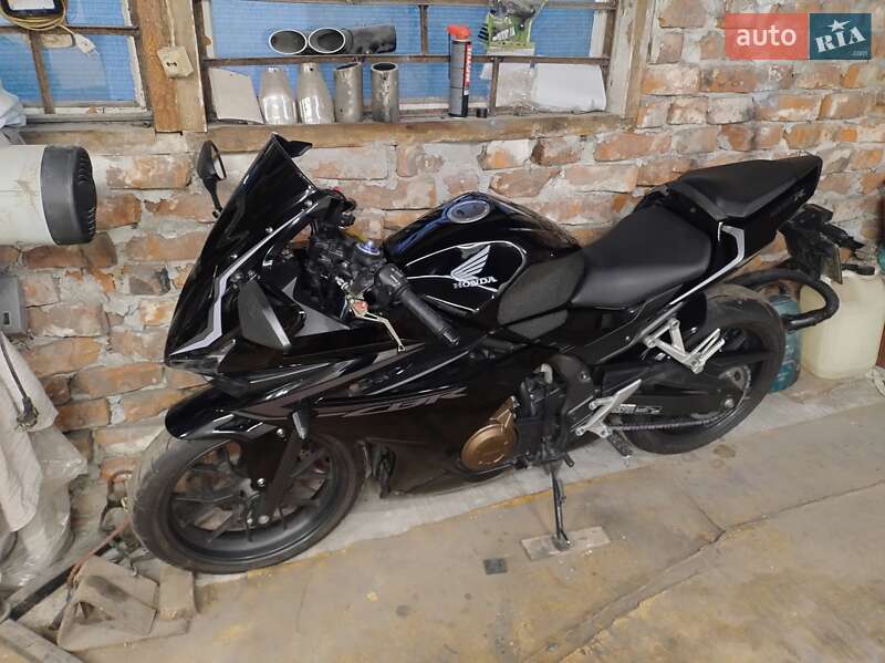 Спортбайк Honda CBR 400R 2016 в Днепре
