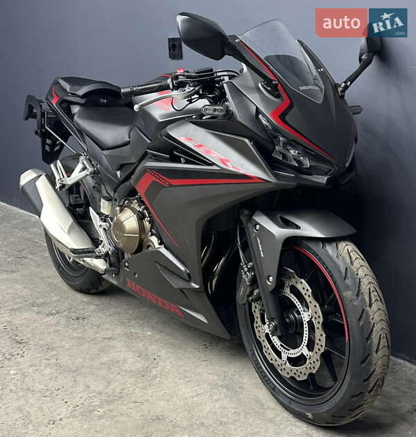 Honda CBR 400R 2020