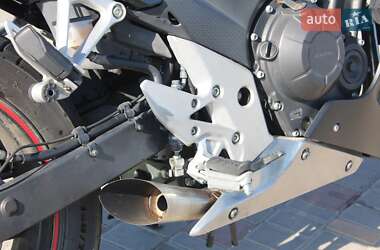 Спортбайк Honda CBR 400R 2013 в 