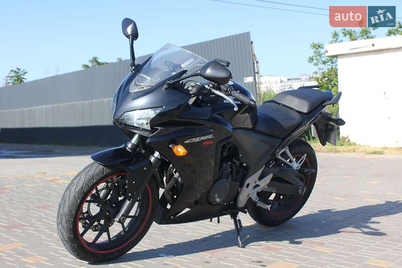 Спортбайк Honda CBR 400R 2013 в 