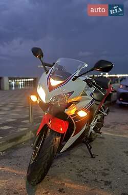 Спортбайк Honda CBR 400R 2013 в Києві