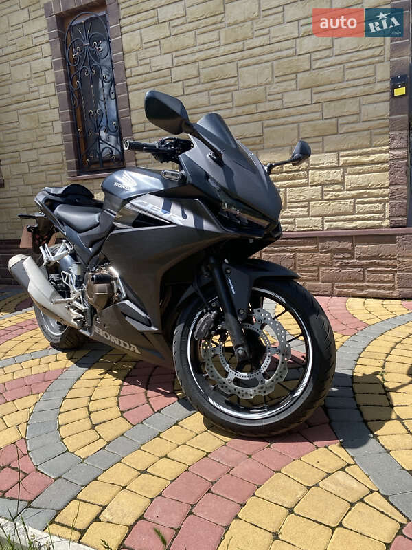 Спортбайк Honda CBR 400R 2020 в 