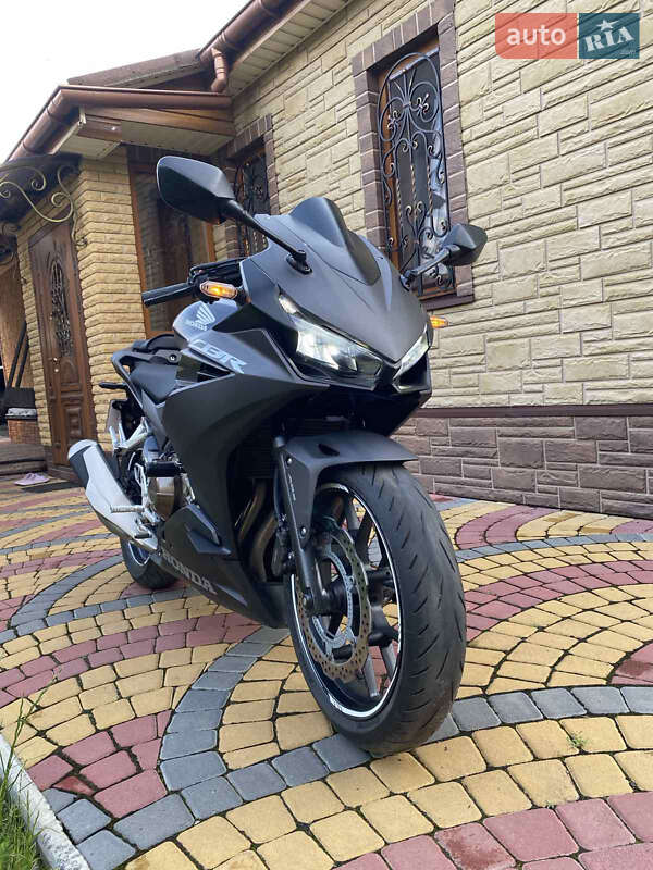 Спортбайк Honda CBR 400R 2020 в Карлівці