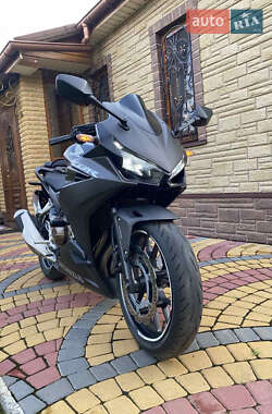 Спортбайк Honda CBR 400R 2020 в 