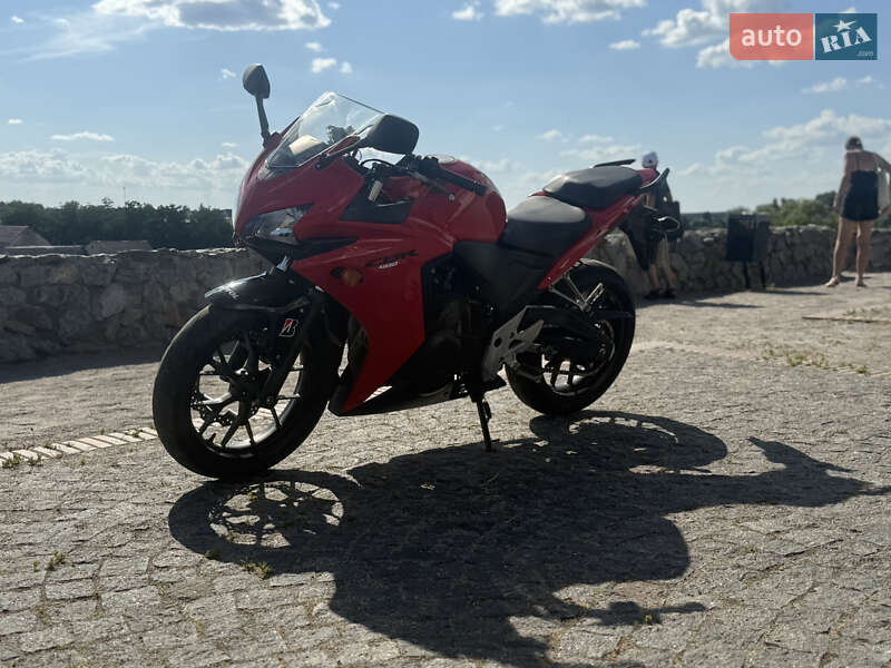 Спортбайк Honda CBR 400R 2013 в 