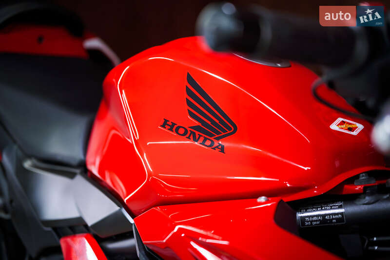 Спортбайк Honda CBR 400R 2015 в Днепре