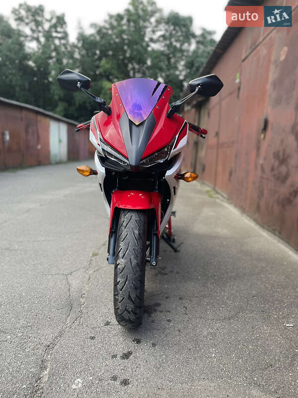 Спортбайк Honda CBR 400R 2019 в Киеве