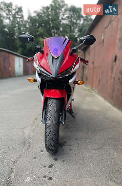 Спортбайк Honda CBR 400R 2019 в 