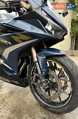 Спортбайк Honda CBR 400R 2022 в 