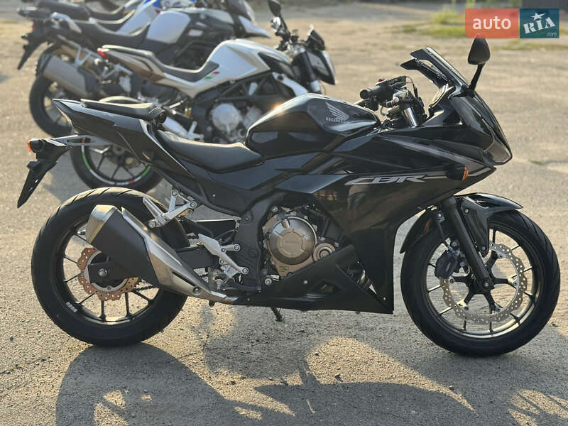 Honda CBR 400R 2017