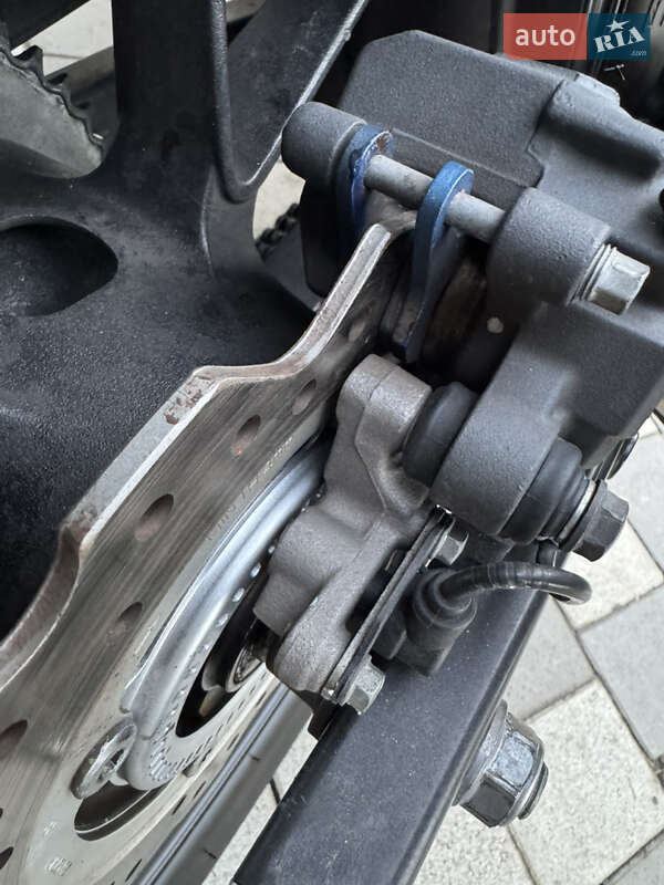 Спортбайк Honda CBR 400R 2013 в Дніпрі фото 13 Спортбайк Honda CBR 400R 2013 в Дніпрі