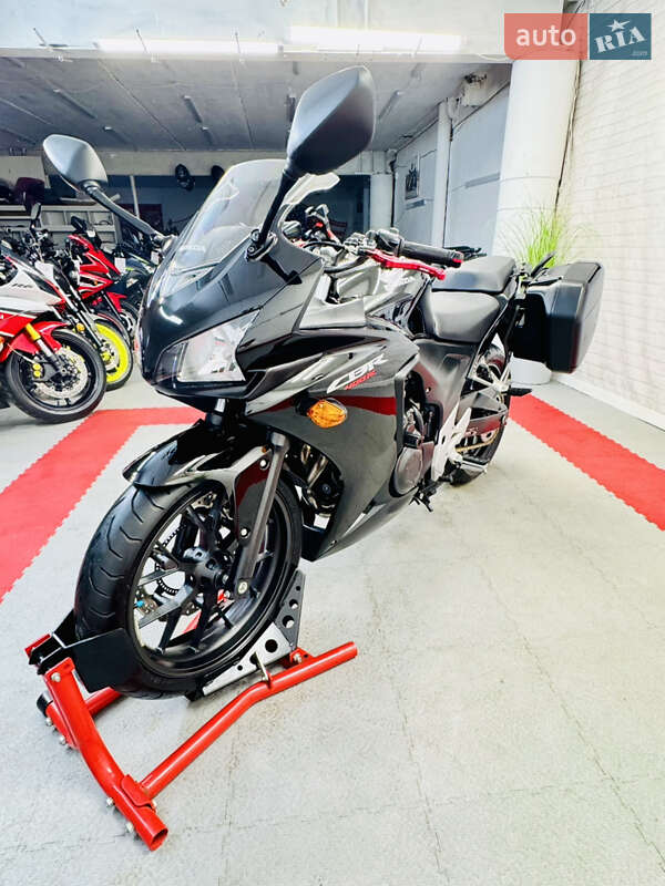Спортбайк Honda CBR 400R 2013 в Одессе