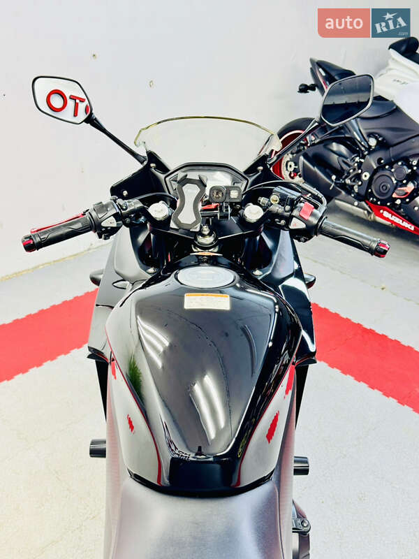 Спортбайк Honda CBR 400R 2013 в Одессе