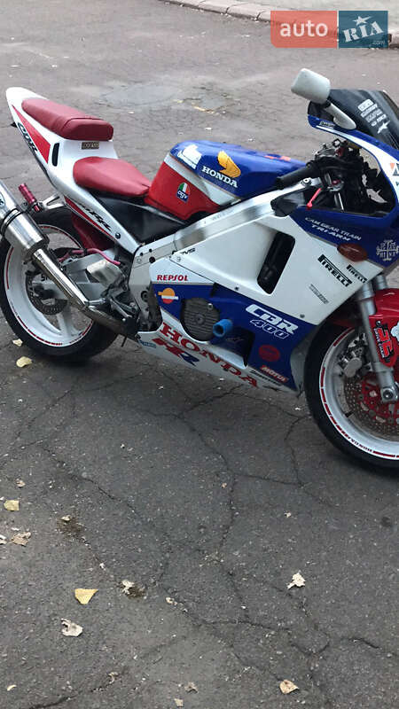 Спортбайк Honda CBR 400RR 1989 в Кропивницькому