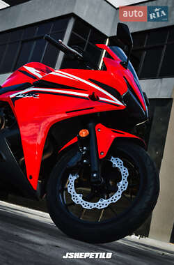 Мотоцикл Спорт-туризм Honda CBR 500R 2018 в 