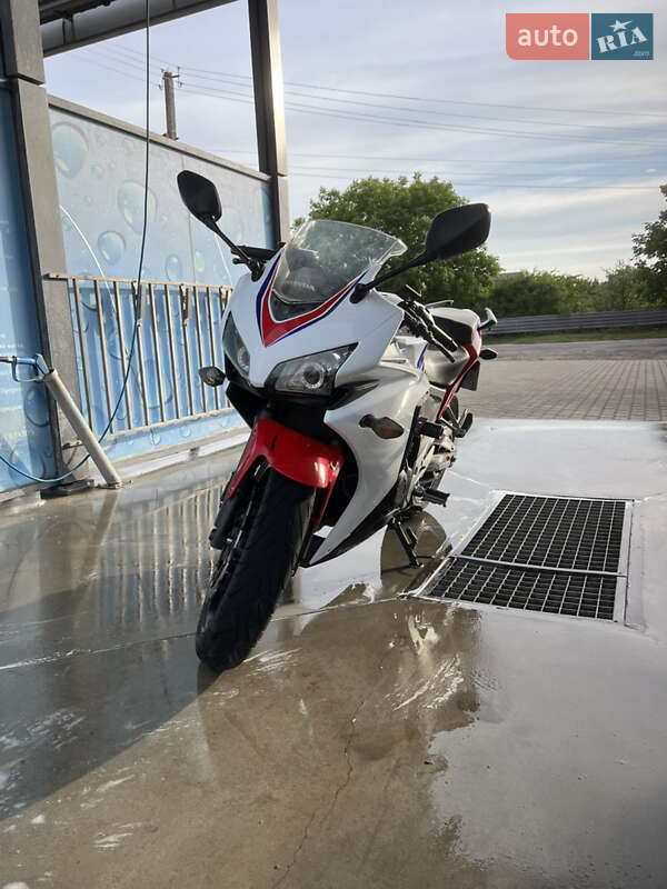 Спортбайк Honda CBR 500R 2016 в Бердичеві фото 2 Спортбайк Honda CBR 500R 2016 в Бердичеві